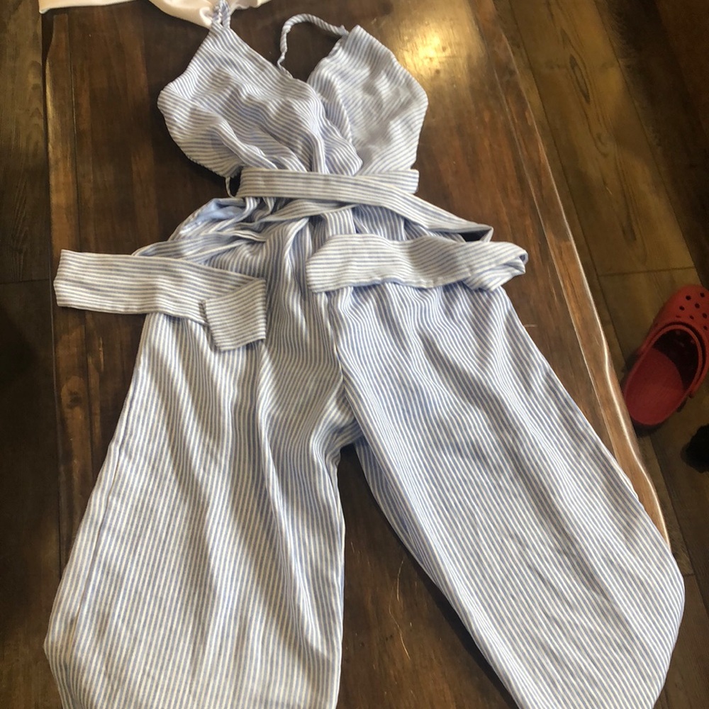 Cute romper with pockets🤩🤩🤩